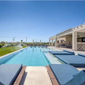 5 bedroom luxury seaside villa with indoor & outdoor pool, near Acharavi, sleeps 10